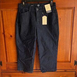 Women’s Dark Blue Jean Capris Size 2 NWT